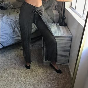 SUPER CUTE ARMY GREEN FLOWY PANTS
